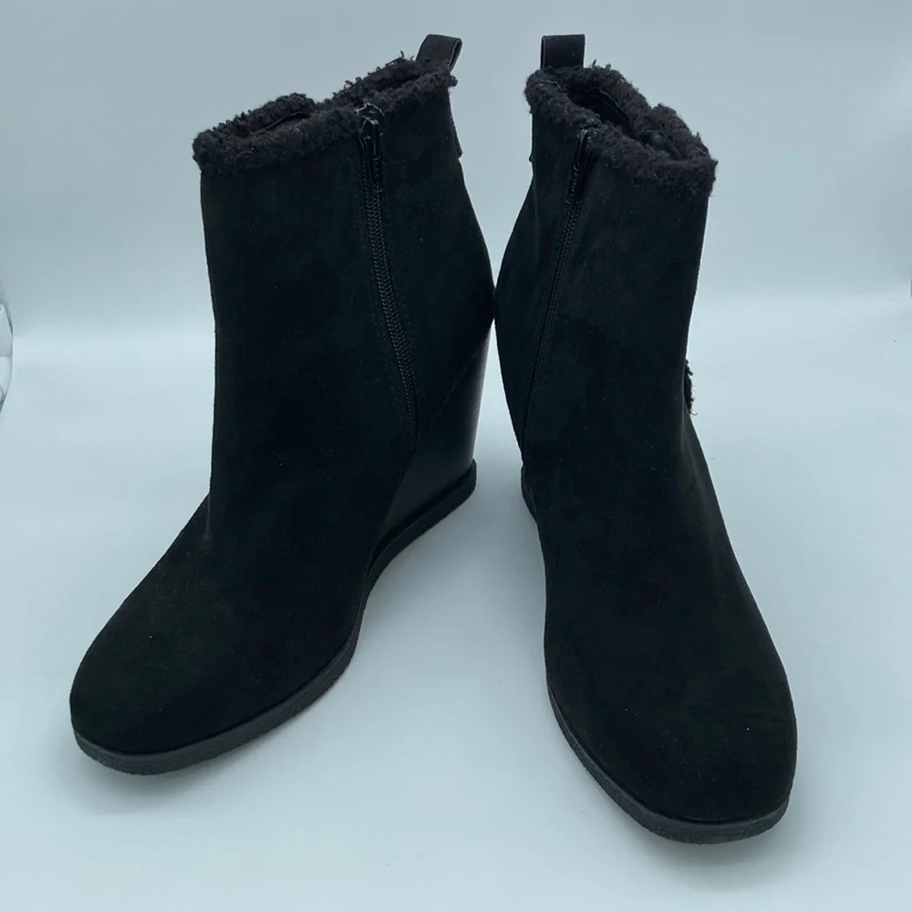NWB SUN + STONE BLACK CAMILLA WEDGE BOOTS